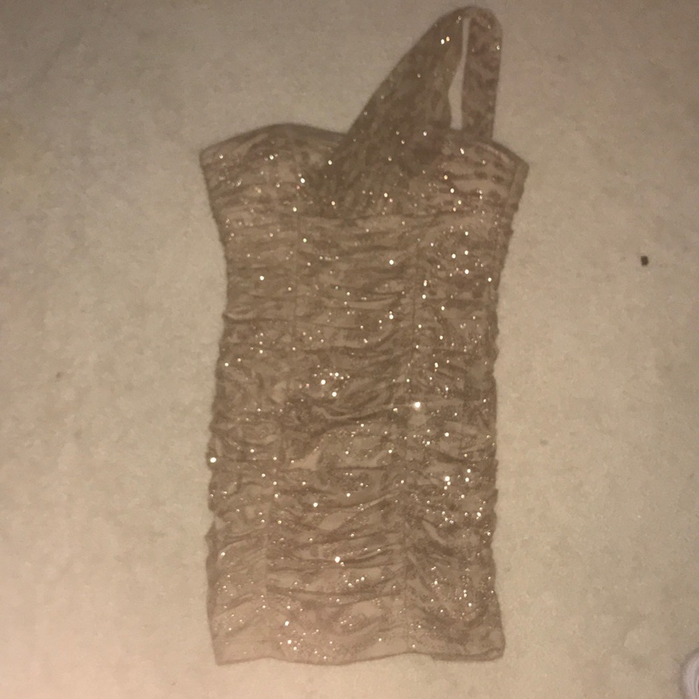 Gold dress!!